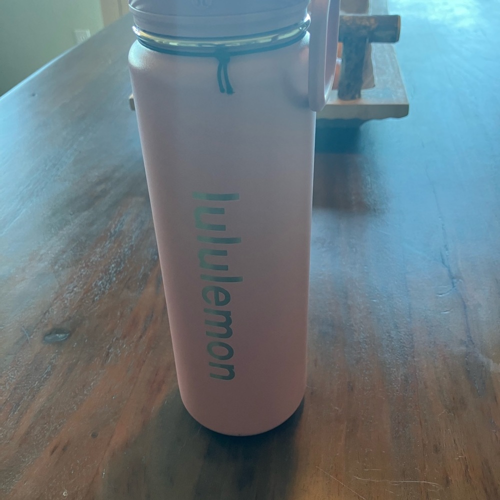 Lululemon Deco Pink Sport tumbler - Picture 5 of 6
